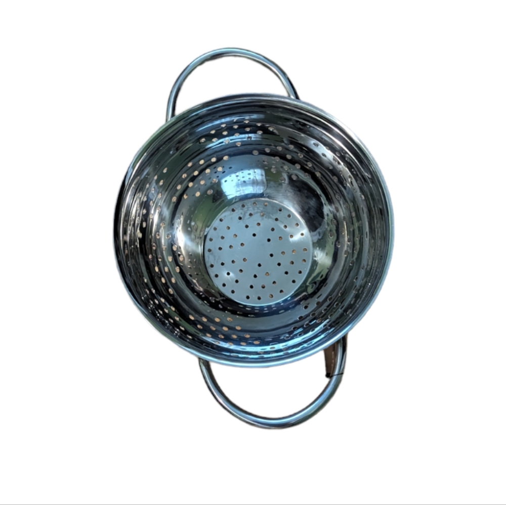 ⭐Host Pick⭐ Metal Colander - Picture 4 of 5